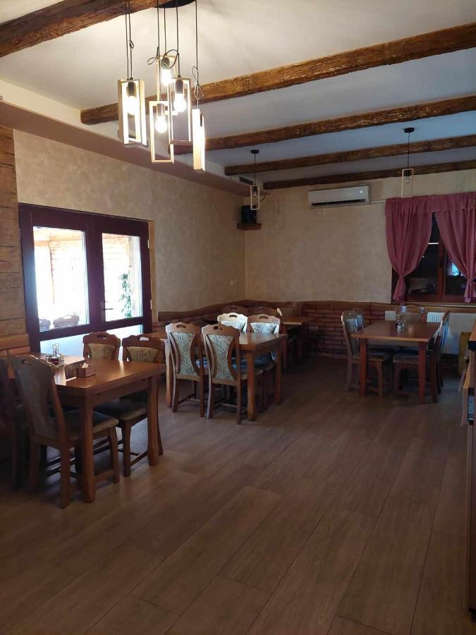 Restoran Bmb Hotell Odžak Exteriör bild