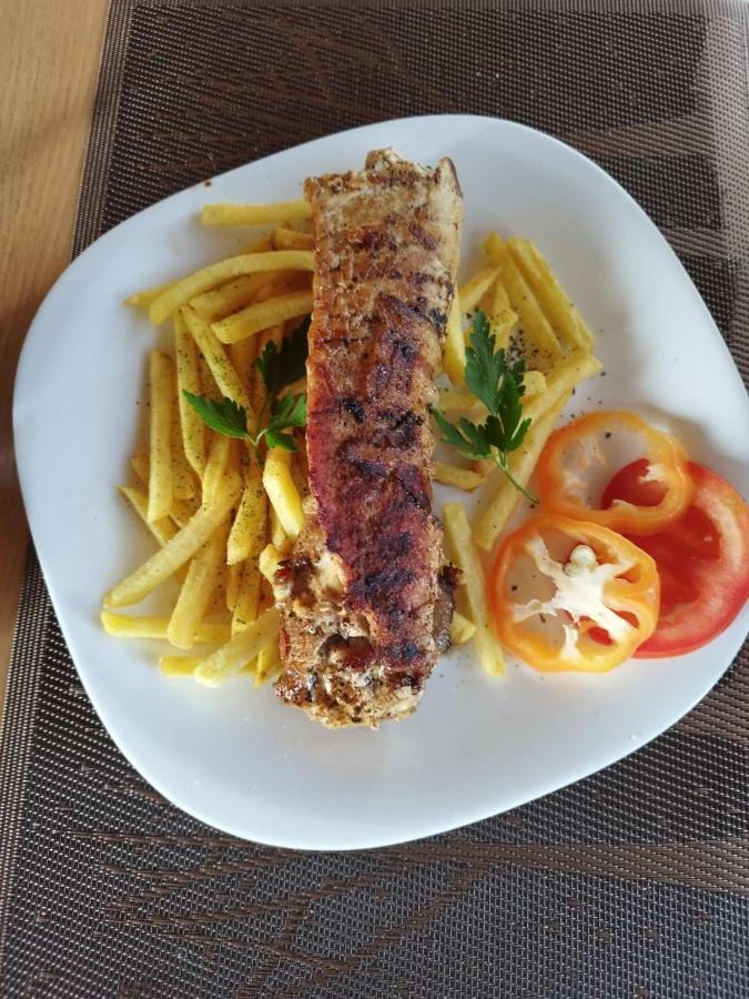 Restoran Bmb Hotell Odžak Exteriör bild